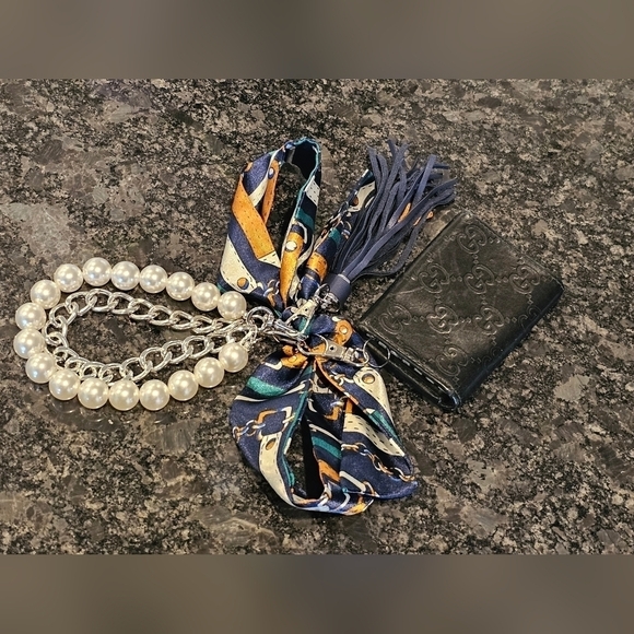 Gucci GG Embossed Monogram Web Key Case/Holder wWristlet, Twilly, & Tassel Added - Picture 10 of 17